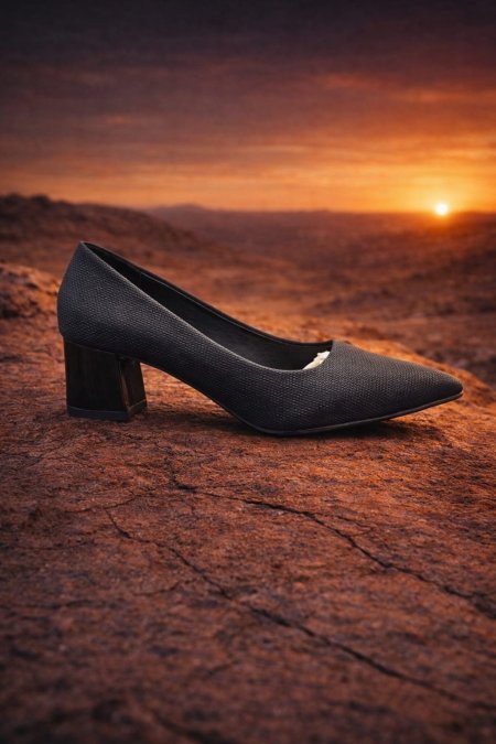 بوت نسائي كاحل بكعب متوسط (Ankle Boot)