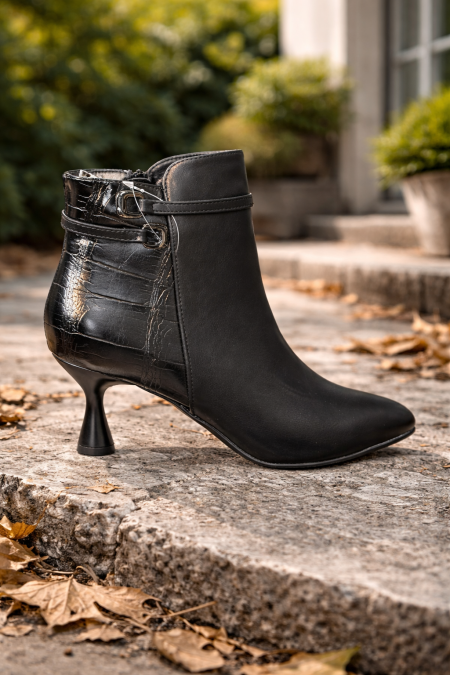 بوت نسائي كاحل بكعب رفيع (Kitten Heel Ankle Boot