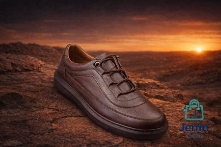 (Casual Leather Sneaker)حذاء أنيق وعملي، مريح باللبس وثابت بالمشي، شكله كلاسيك ومرتب. اختيار ممتاز للي بدّه استخدام يومي رسمي + راحة + ستايل هادئ