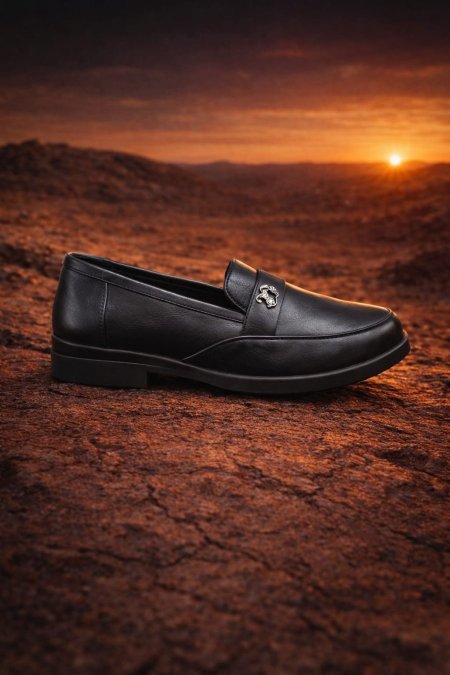 حذاء لوفر رسمي (Classic Leather Loafer