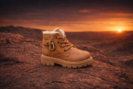 بوت أطفال (أولادي/يونيسكس)