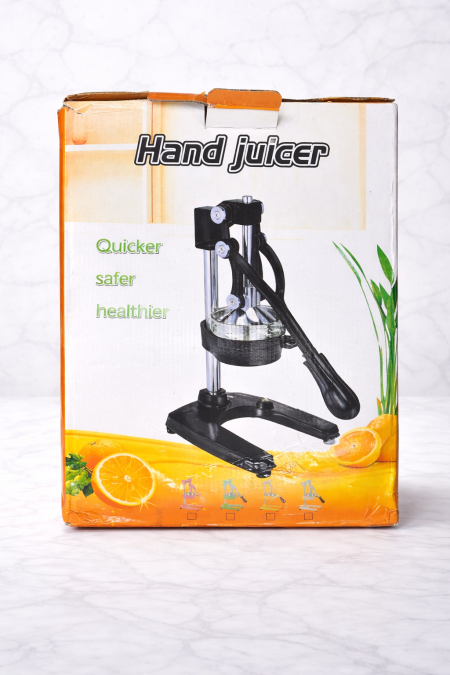 عصّارة يدوية (Hand Juicer