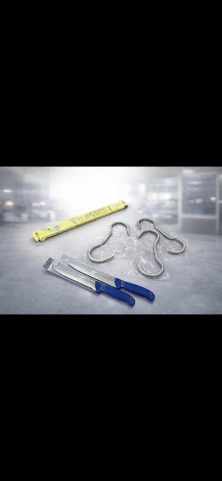 طقم أدوات قصّ وتعليق لحوم