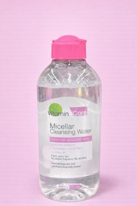 ماء ميسيلار لتنظيف البشرة وإزالة المكياج